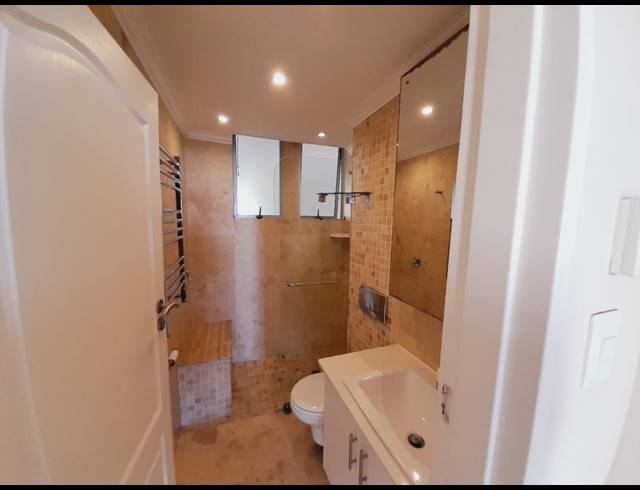 4 BEDROOM APARTMENT FOR SALE IN UMHLANGA CENTRAL